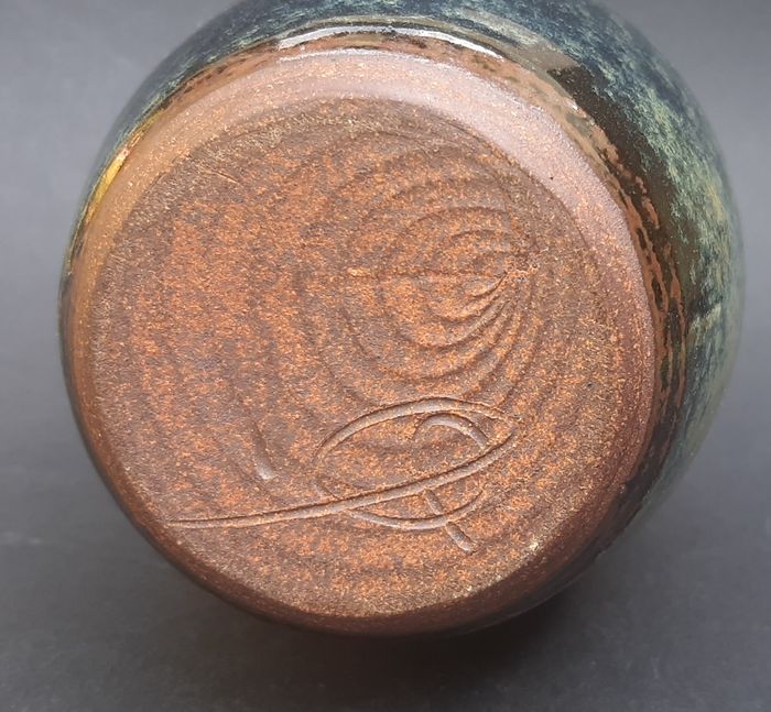 Deux vases d'artiste signés - Japon - XXe siècle