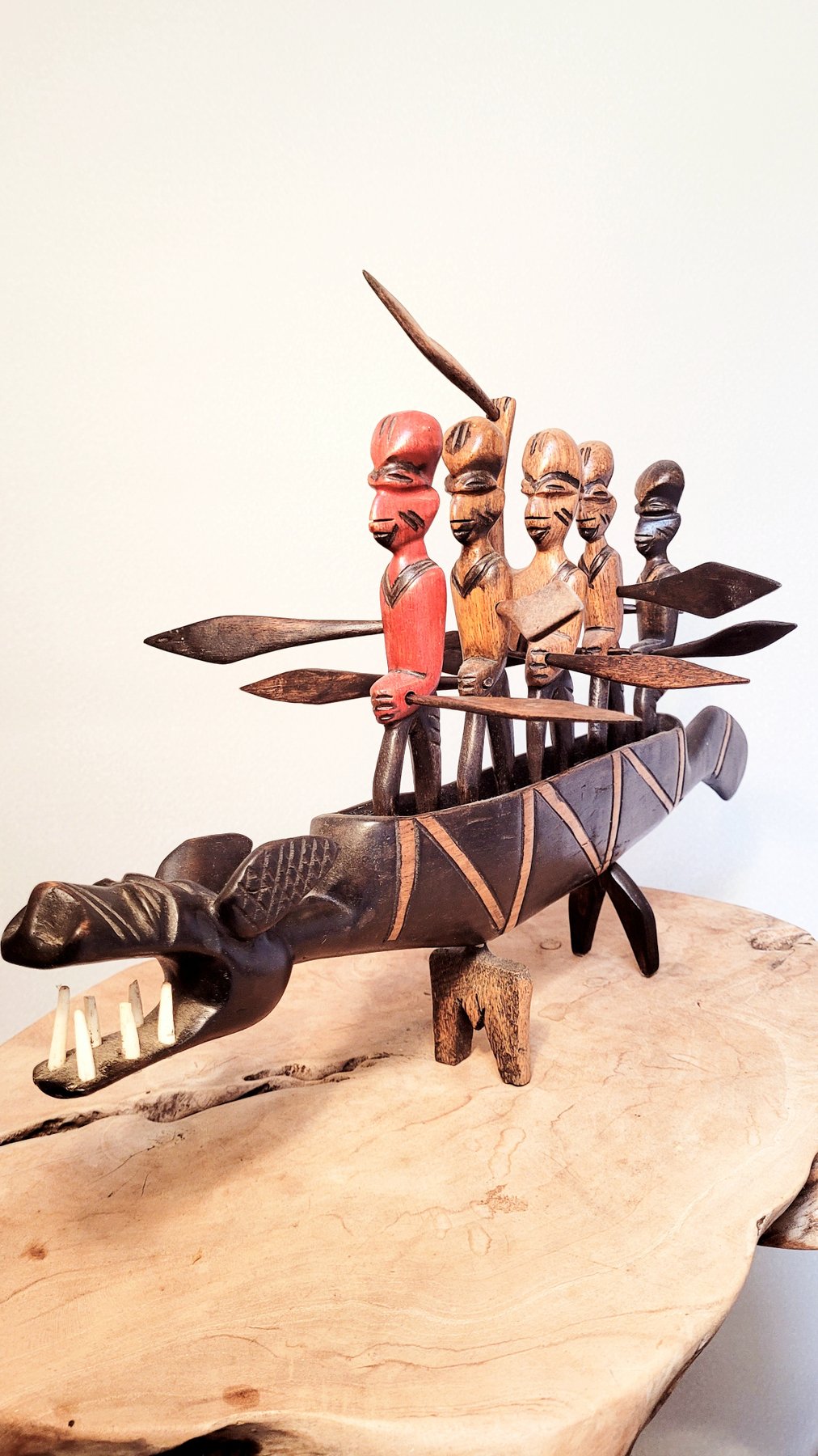 Sculpture: Bateau dragon africain, équipé de 5 rameurs