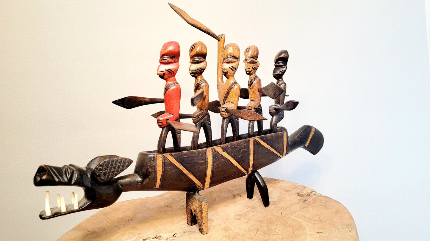 Sculpture: Bateau dragon africain, équipé de 5 rameurs