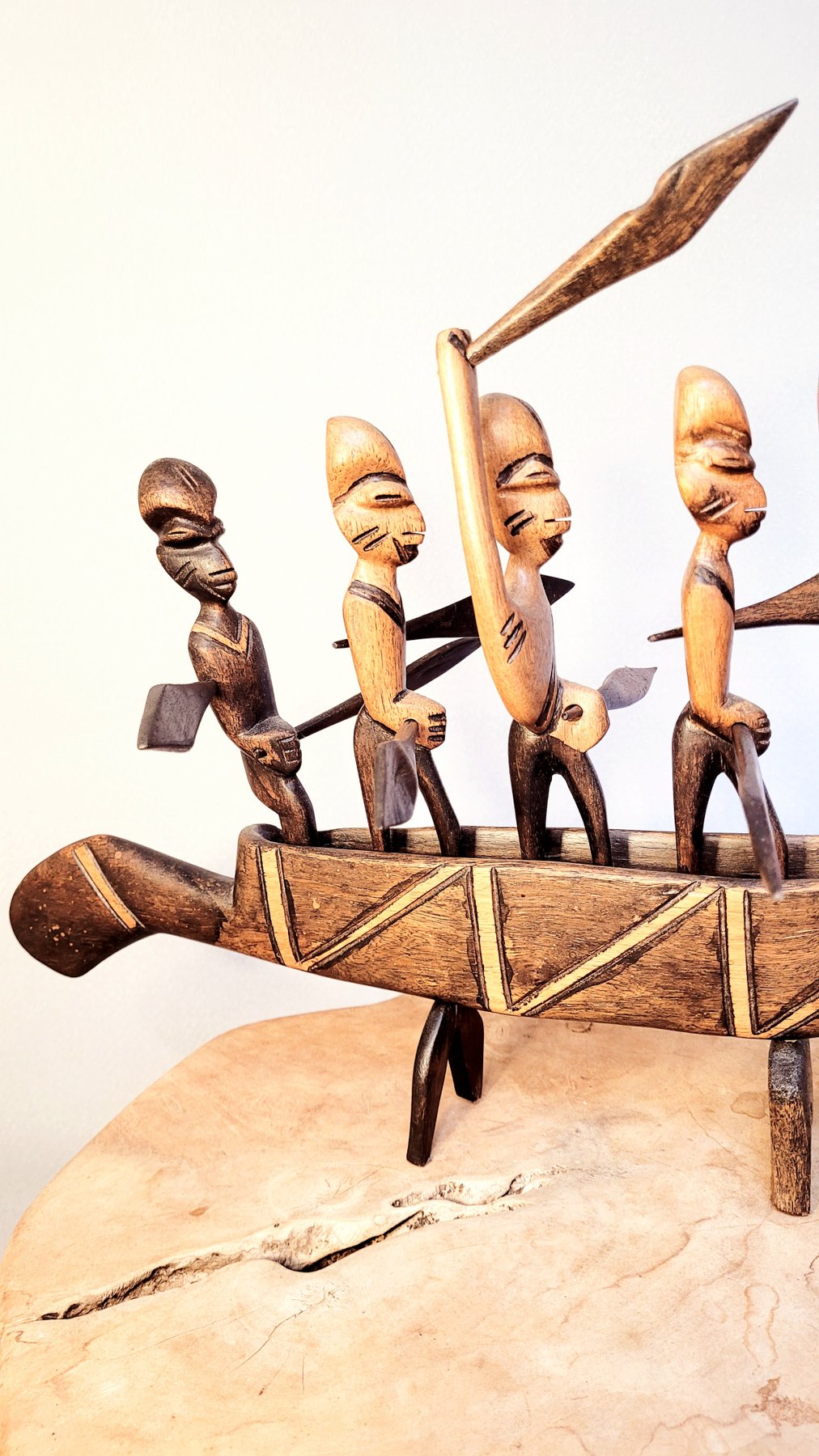 Sculpture: Bateau dragon africain, équipé de 5 rameurs