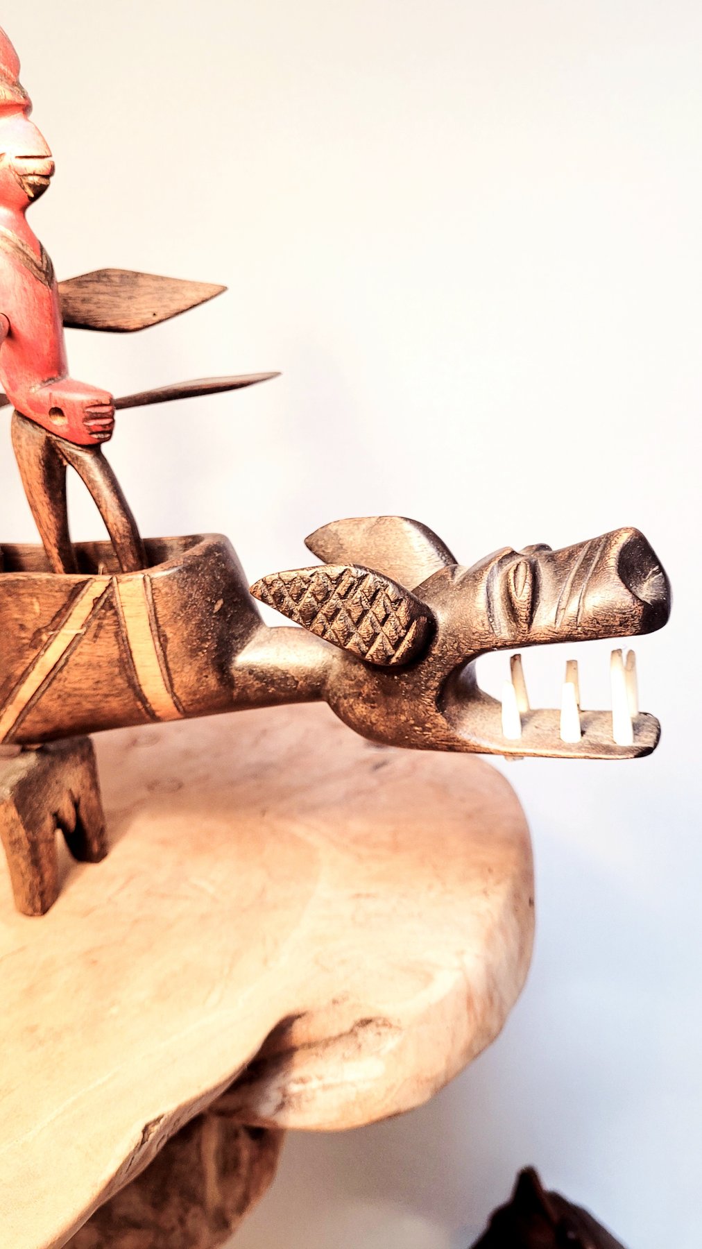 Sculpture: Bateau dragon africain, équipé de 5 rameurs