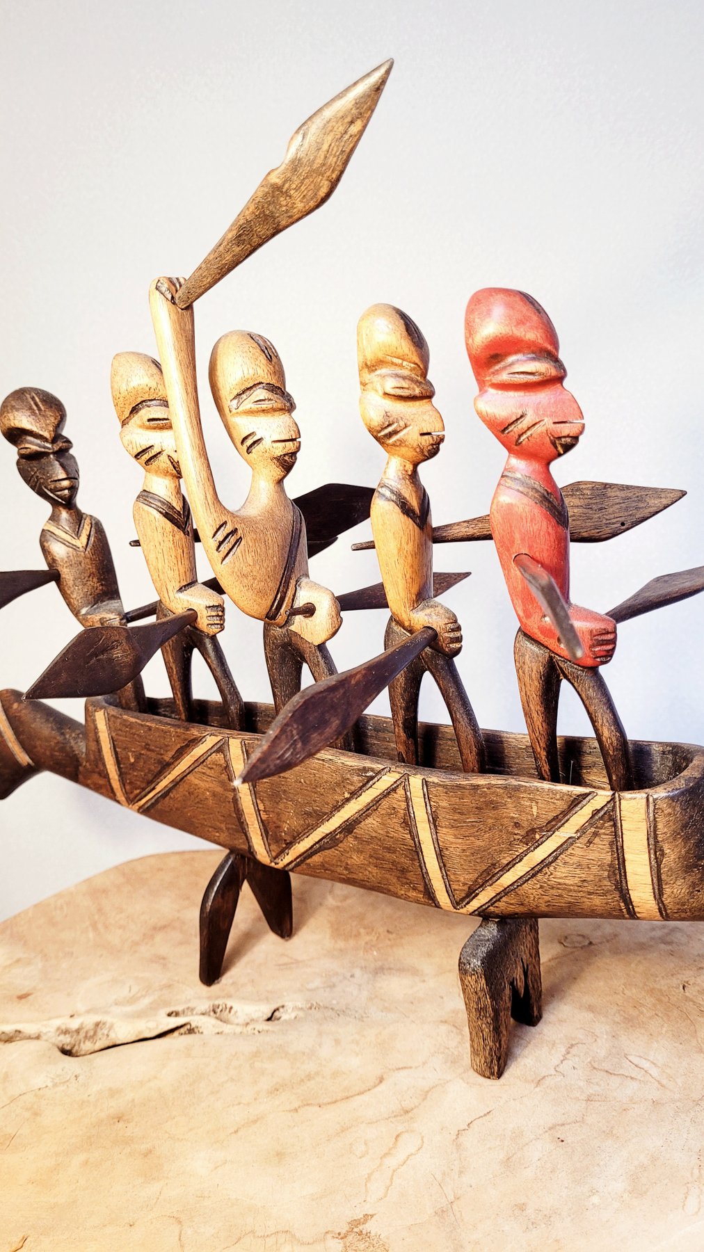 Sculpture: Bateau dragon africain, équipé de 5 rameurs